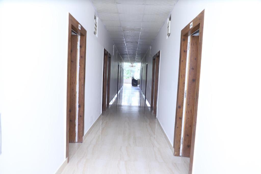 Hotel Aashirvad ฟารีดาบัด ภายนอก รูปภาพ